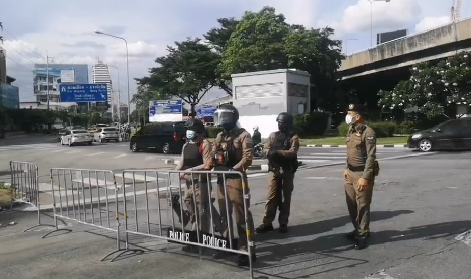 รองโฆษก​ ตร.​ นำกำลัง​ คฝ.​ ลงพื้นที่แยกดินแดง​ คอยดูแลความสงบเรียบร้อย​ 
