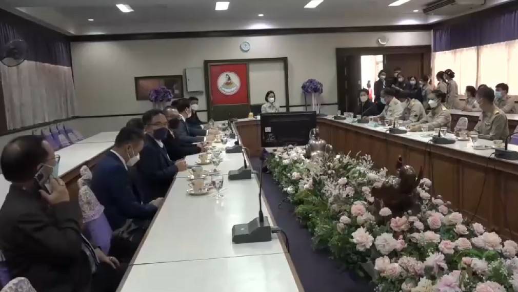 สนามสอบบรรจุครูและครูผู้ช่วยชลบุรีคึกคัก ปีนี้ผู้สมัครทั่วประเทศเกือบ 2 แสนคน