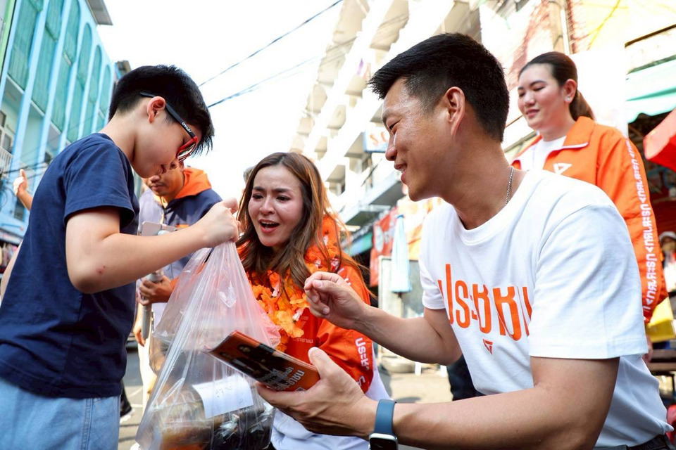 ‘เท้ง’ ลงพื้นที่สมุทรปราการ ชูนโยบายจัดการมลพิษ-ปฏิรูประบบกม. ฟื้นฟูพื้นที่ได้รับผลกระทบ