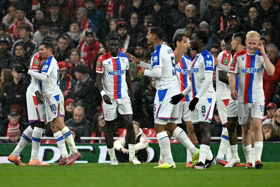 "คริสตัล พาเลซ" เปิดบ้านไล่ยำ "อาแซด อัลค์มาร์" 3-1 เก็บชัยสำคัญ ยึดพื้นที่ลุ้นเข้ารอบคอนเฟอเรนซ์ ลีก
