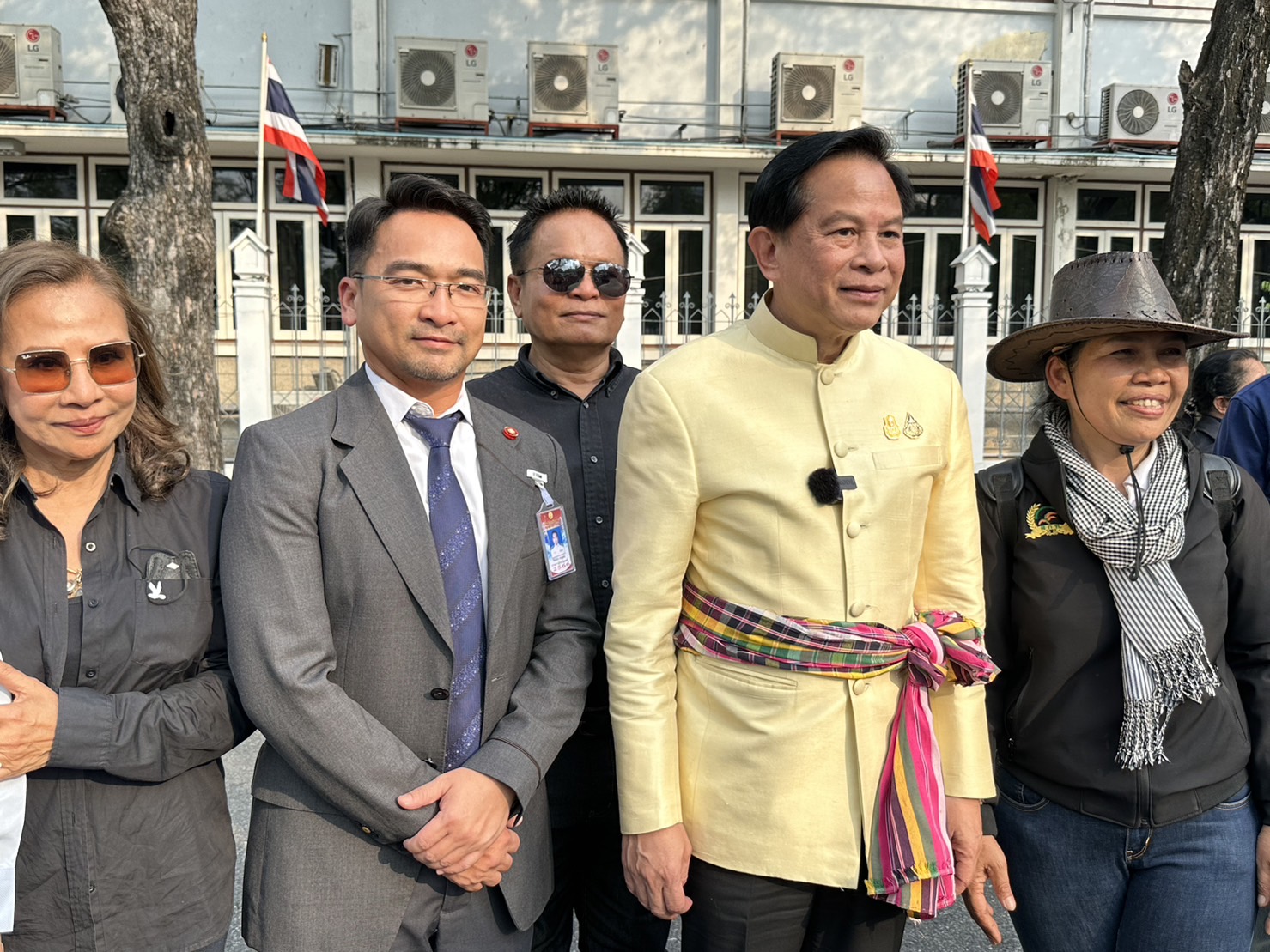 "เครือข่ายสหพันธ์เกษตรกรฯ" ขอบคุณ "นายกฯ" ช่วยแก้ปัญหาจ่ายเงินค่าชดเชยล่าช้า "พีระพันธ์ุ" เผย "บิ๊กตู่" กำชับดูแลเต็มที่  "ชื่นชอบ" ช่วยประสานก.คลัง
