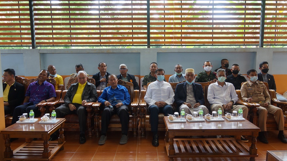   วุฒิสภาลงพื้นที่นราธิวาสพบปะกลุ่มประชาชน อ.แว้ง
