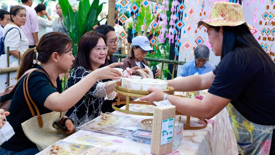 กรมหม่อนไหม โชว์นวัตกรรมไหมไทย-ผลิตภัณฑ์แปรรูปงาน “มหกรรมเกษตรไทยก้าวสู่อนาคต” 