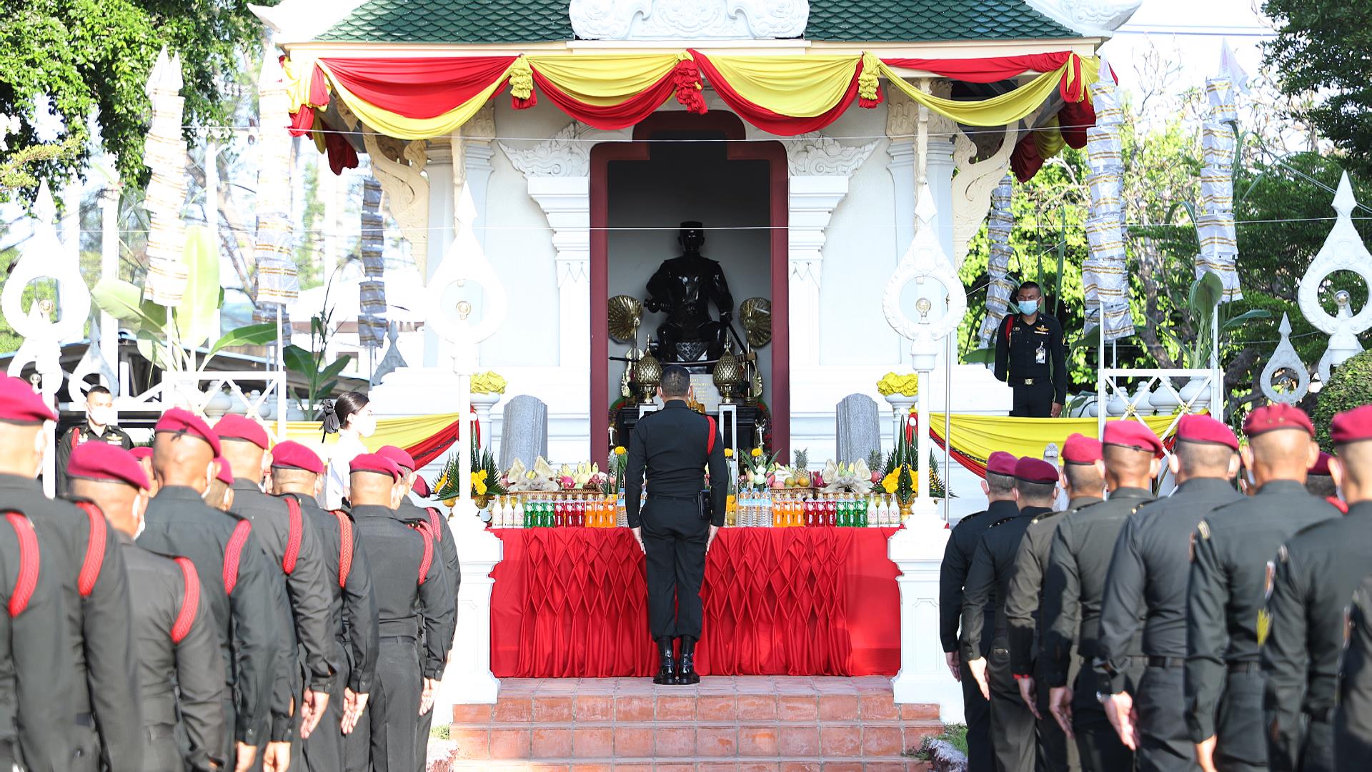 หน่วยบัญชาการสงครามพิเศษลพบุรีบวงสรวงดวงพระวิญญาณ  สมเด็จพระนเรศวรมหาราชเนื่องใน วันคล้ายวันสวรรคต