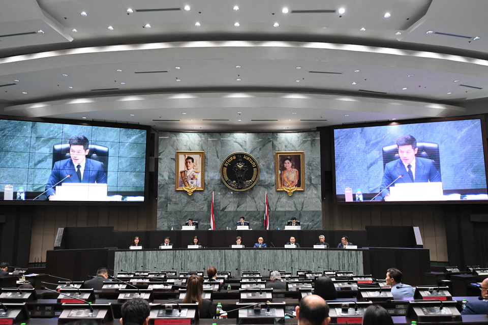สภา กทม.ไฟเขียวผังเมืองใหม่ คุมเข้มโรงงานคอนกรีตต้องระบบปิด สกัดฝุ่นพิษกลางเมือง 