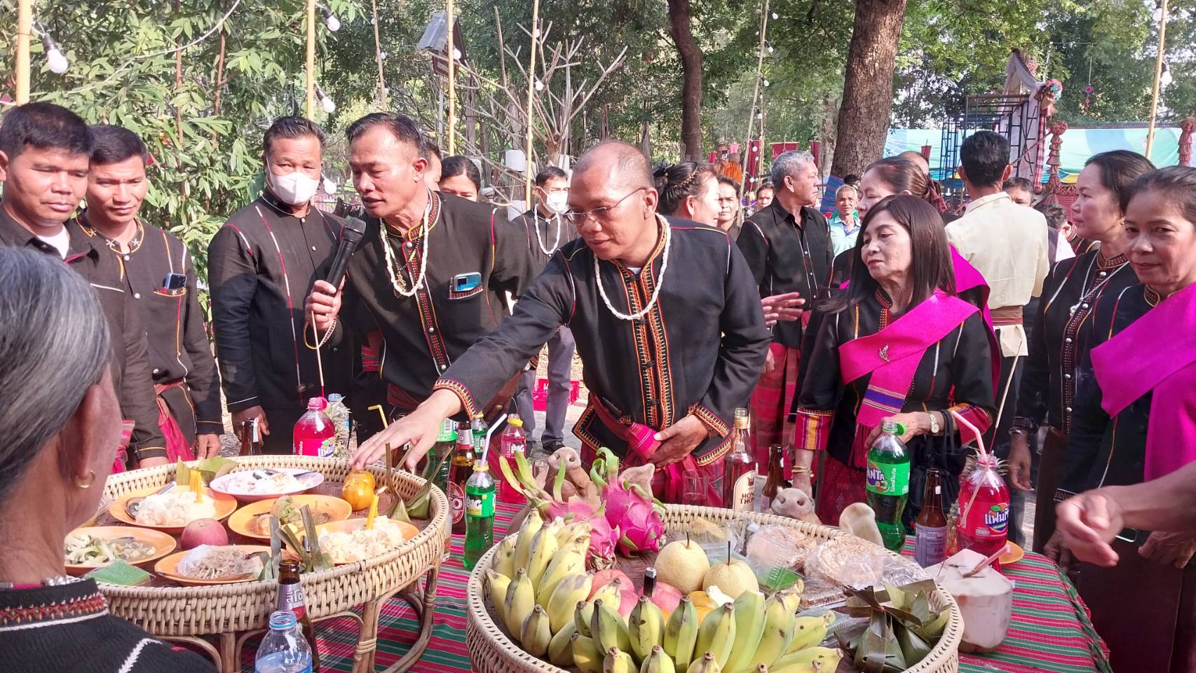 'ซัดเตกูย' ให้เลขเด็ด 3 ตัวตรง ชาวสุรินทร์ฮือฮางานเซ่นไหว้ประเพณีวัฒนธรรมท้องถิ่น
