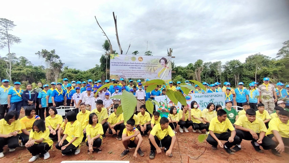 นอภ.บางสะพานน้อย ร่วมปลูกป่าเฉลิมพระเกียรติเนื่องในโอกาสวันเฉลิมพระชนม์พรรษา