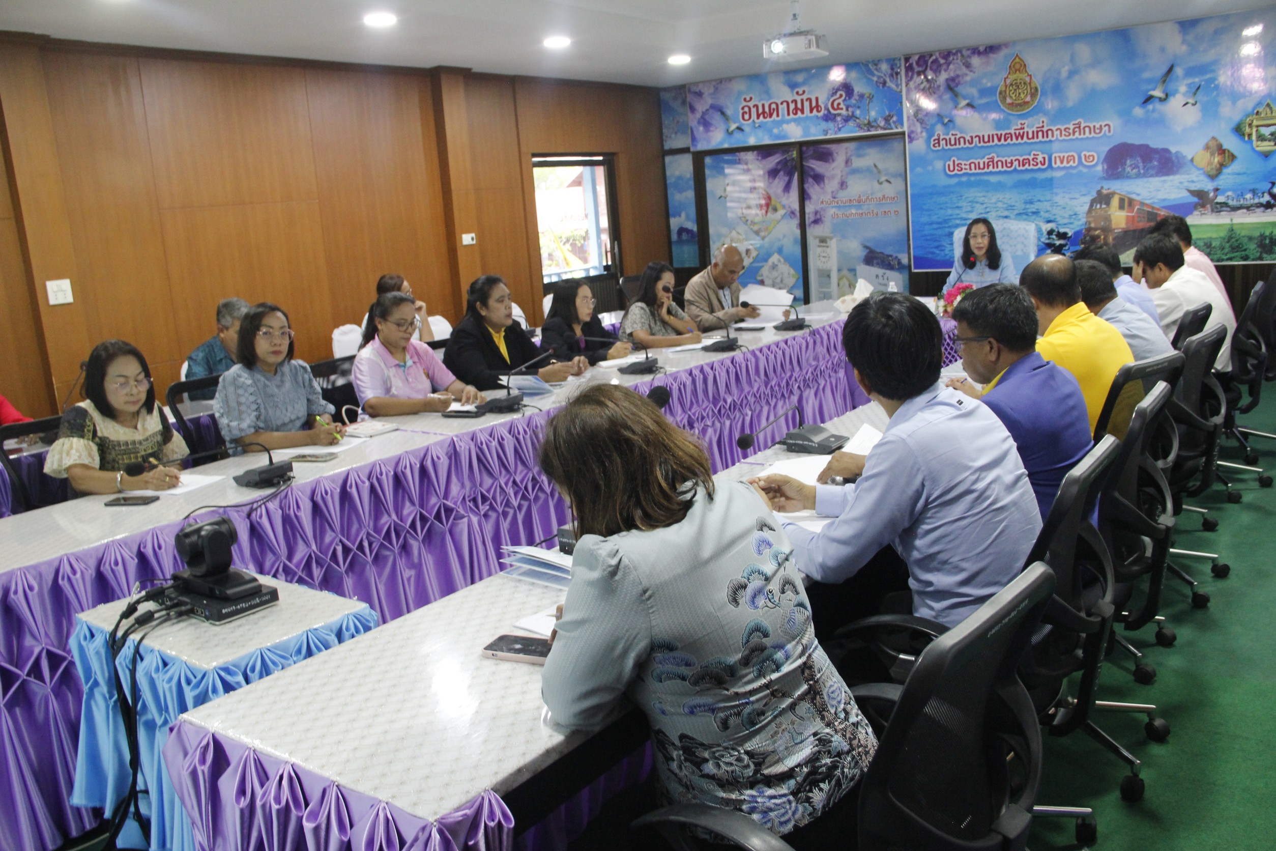 สพป.ตรัง เขต 2 ระดมทุนการศึกษา 60 ปีครองราชย์