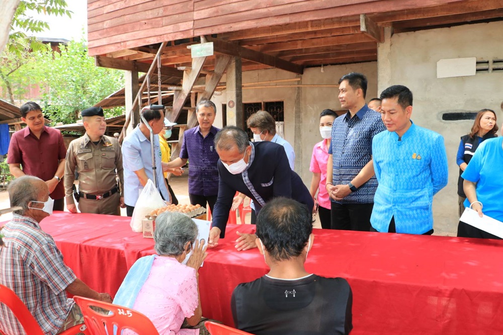 ร้อยเอ็ดส่งมอบบัตรประจำตัวคนพิการรายครัวเรือน อ.หนองฮี เพื่อพัฒนาคุณภาพชีวิต