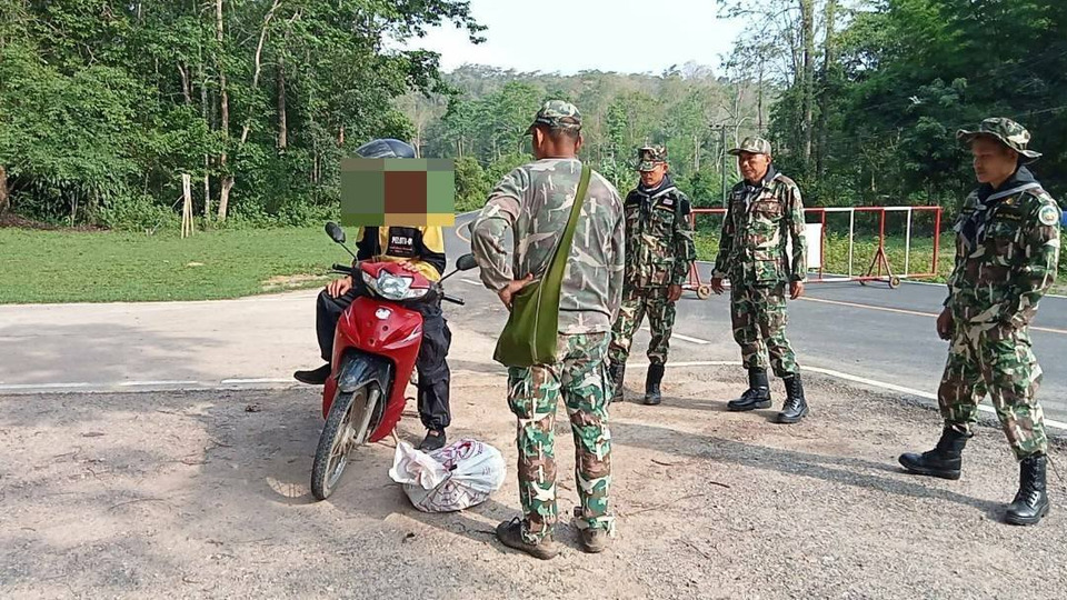 คาตา! รวบหนุ่มเมียนมาร์หิ้ว “แลน-ตะกวด” ขายกลางพื้นที่ขุนยวม ยึดสัตว์ป่าคุ้มครอง 10 ตัว