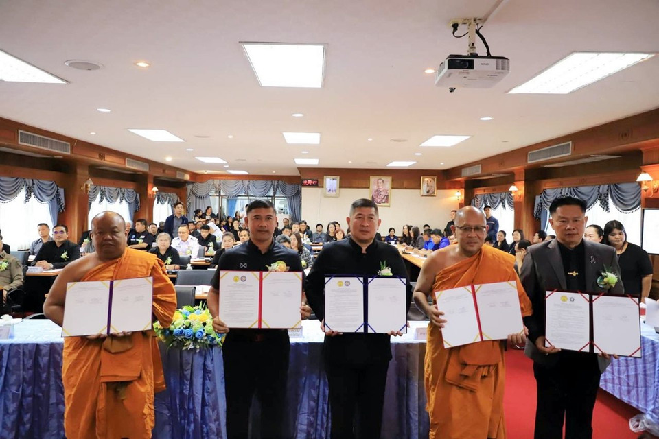 อำเภอสามพรานจับมือเทศบาลไร่ขิง ลงนาม MOU บูรณาการช่วยเหลือประชาชนทุกมิติ