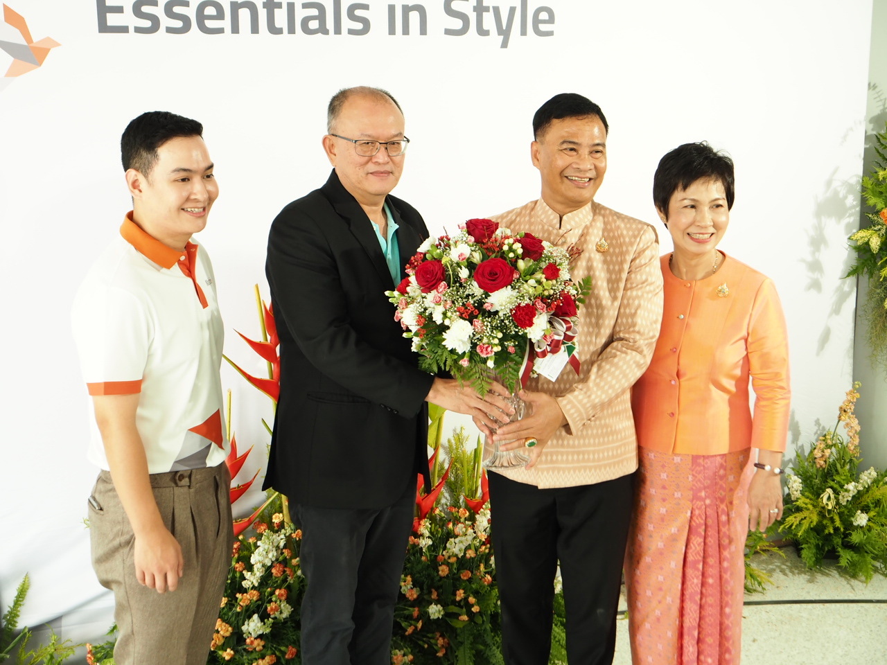 ปลัดกระทรวงมหาดไทยเป็นประธานเปิดโรงแรมเมบิสเป็นทางการ