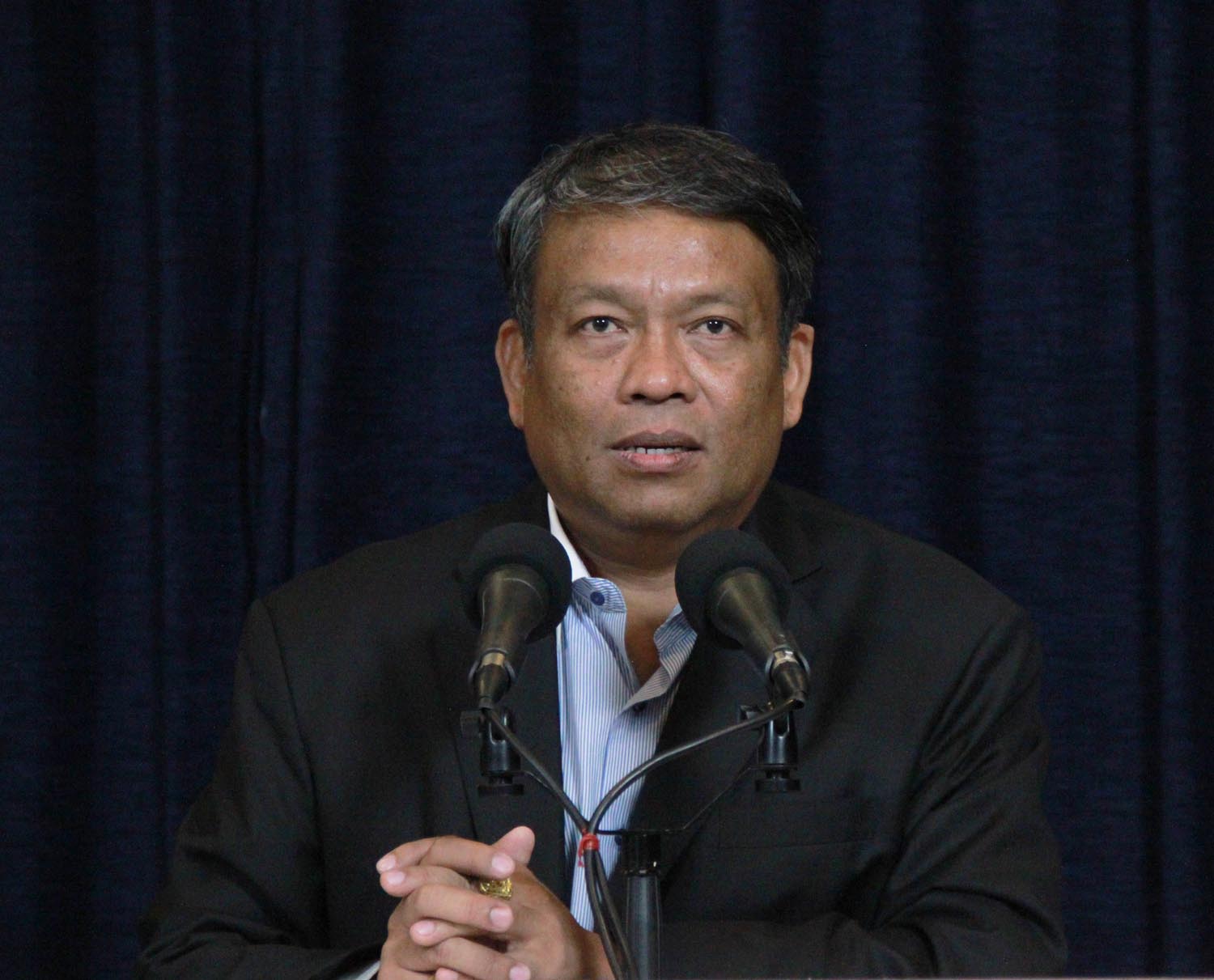 "วัชระ" แฉ คนขั้วทักษิณได้ดียุค คสช.เพียบ จี้ ปลด อธิบดีฯกรมส่งเสริมการปกครองท้องถิ่นออก เหตุขนคนร่วมม๊อบแดง