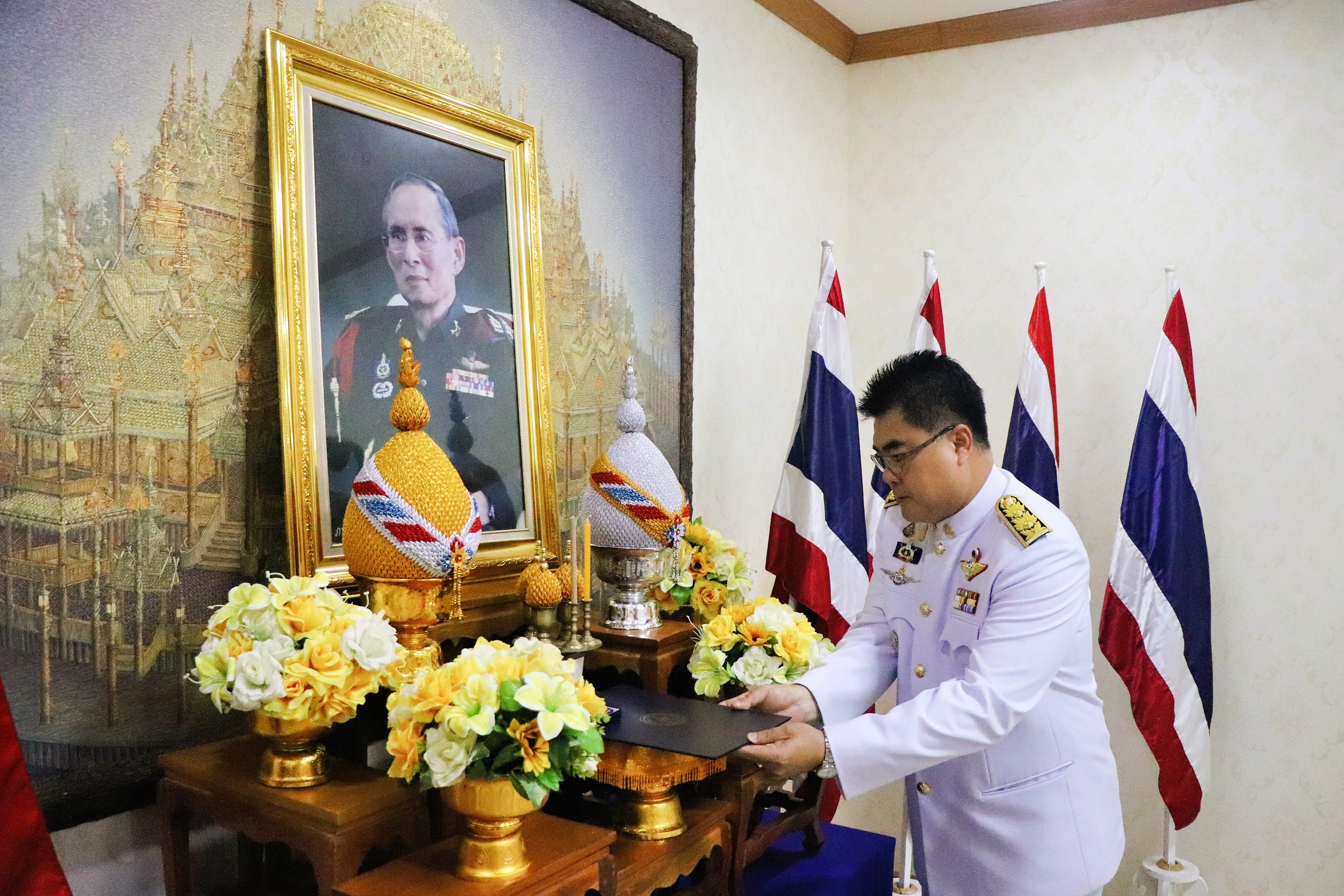 กองบัญชาการกองอาสารักษาดินแดนมอบเครื่องหมาย"รักษาดินแดนยิ่งชีพ"แก่นายอำเภอปางมะผ้า