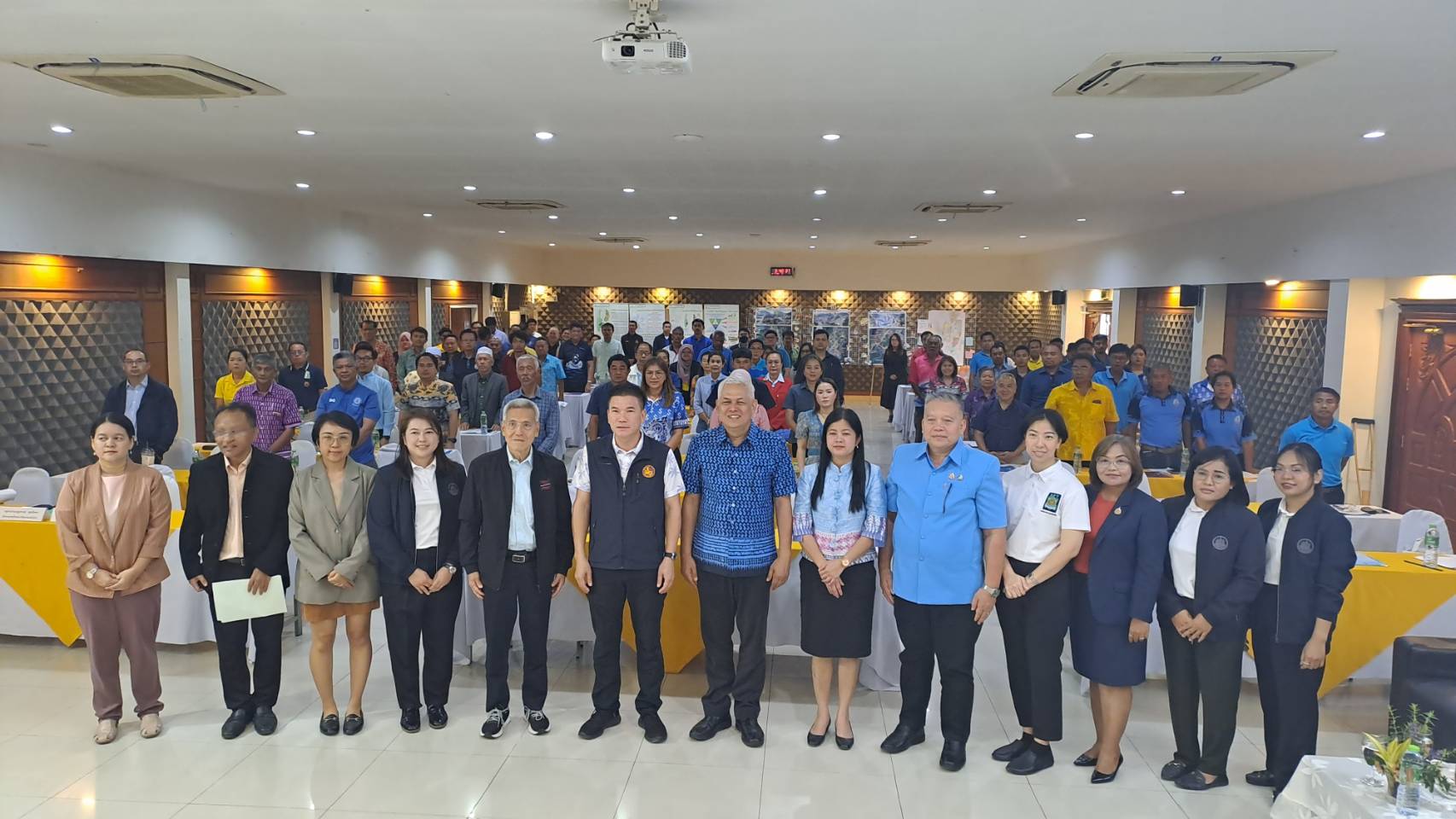 พังงาประชุมระดมข้อคิดเห็นเสนอแนะจากภาดส่วนที่เกี่ยวข้องศึกษาออกแบบผังการพัฒนาพื้นที่ชุมชนเมืองพังงา