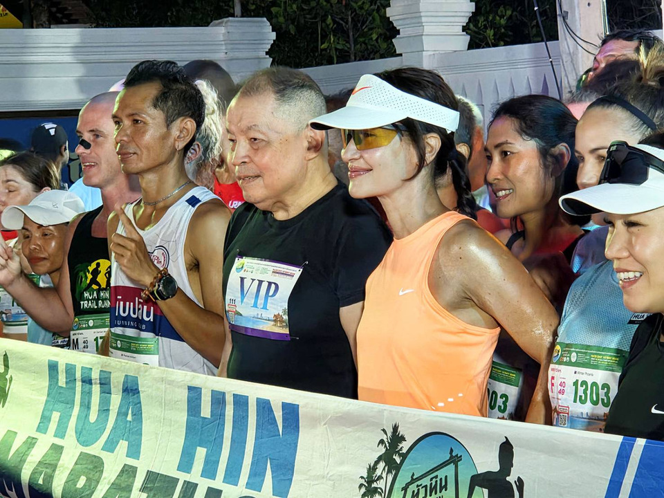 หัวหินคึกคัก! นักวิ่งกว่า 3,000 ชีวิต บุกชายหาด Hua Hin Marathon 2026 "แอน ทองประสม" ไม่พลาด! ร่วมสปีดสร้างสีสัน