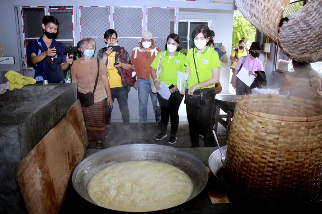 วช.หนุน มทร.พระนคร ส่งเสริมท่องเที่ยวเมืองรอง ชูระบบ "Smart Guide" เที่ยวสมุทรสงครามเชิงอาหารอย่างสร้างสรรค์
