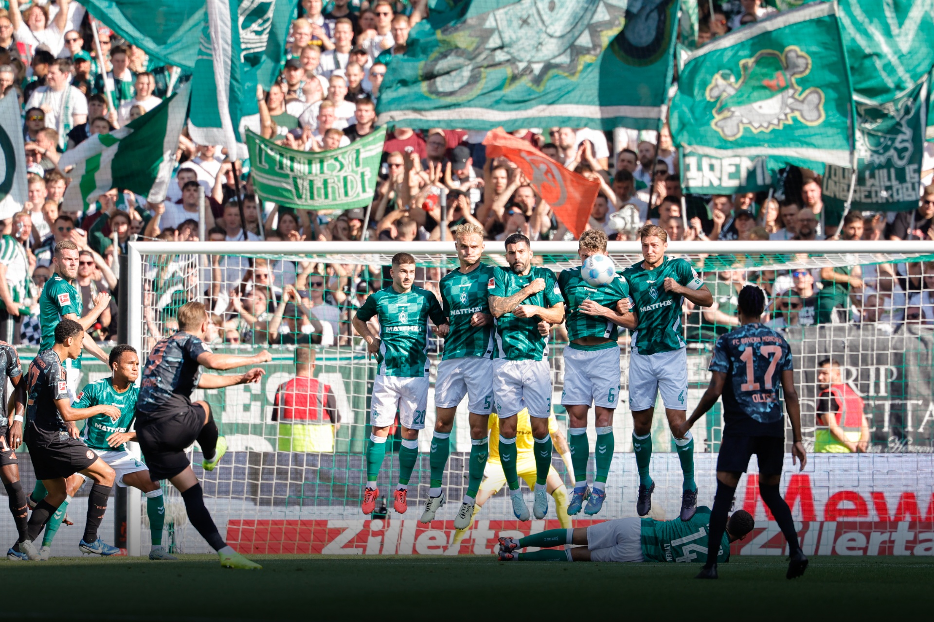 "บาเยิร์น" ฟอร์มโหดยิง "เบรเมน" 5-0 รั้งจ่าฝูงบุนเดสลีกา