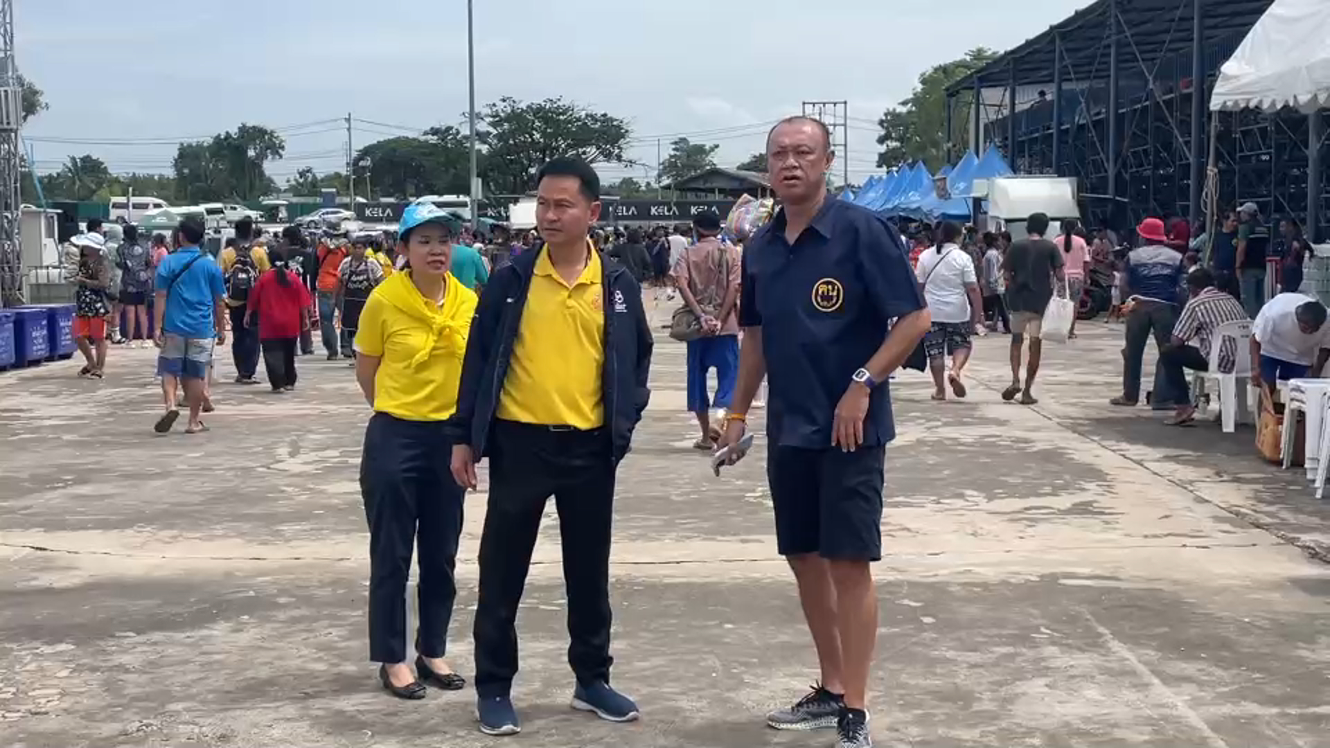 ลุงเนวินเปิดสนามรับผู้อพยพจากชายแดนไทย-กัมพูชา ประกาศคนบุรีรัมย์ไม่ทิ้งกัน อาหารน้ำฟรี
