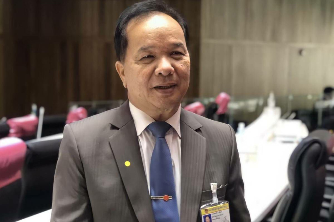 "สมคิด" เมิน "ไพบูลย์" ปูดจุดจบ "เพื่อไทย" 7 โมงเช้าพรุ่งนี้ ยันไม่กังวลถูก "ยุบพรรค" 