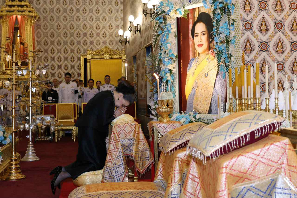 ทูลกระหม่อมหญิงอุบลรัตนฯ เสด็จไปในการบำเพ็ญพระราชกุศลพระพิธีธรรมสวดพระอภิธรรมพระบรมศพ "พระพันปีหลวง"
