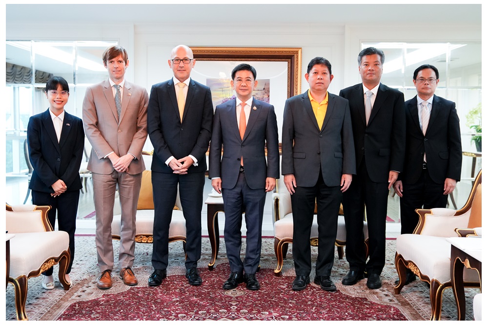 "ปลัดพาณิชย์" หารือทูต UK มุ่งขยายความร่วมมือด้านการค้าเเละการลงทุน เน้นการเกษตร-อาหาร-ดิจิทัล-การเงิน