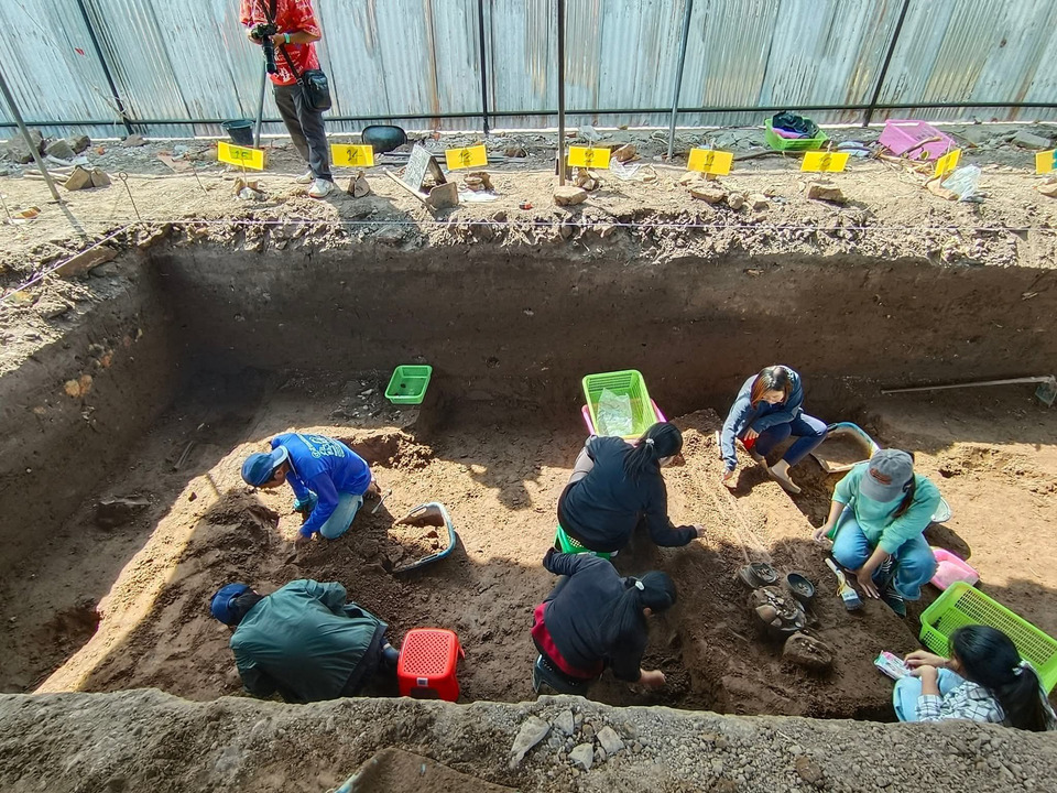 โคราชลุยขุดตรวจ “โนนพลล้าน” ต่อยอดเมืองโบราณยุคสำริด สู่แหล่งเรียนรู้ทางโบราณคดี 