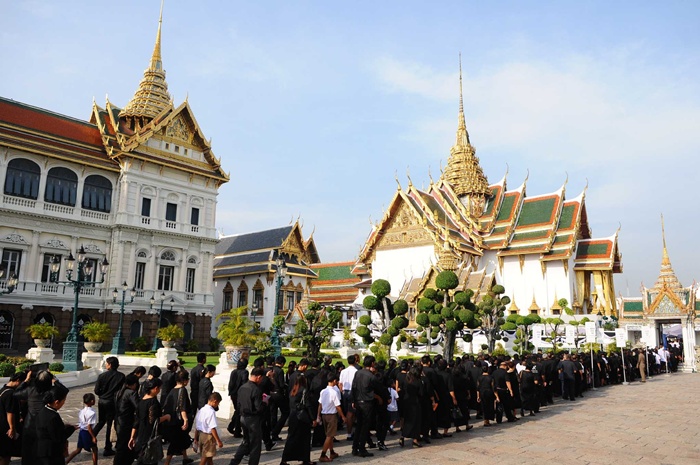 พสกนิกรเข้าถวายสักการะพระบรมศพ วันที่ 15 กันยายน 60 (ประมวลภาพ)