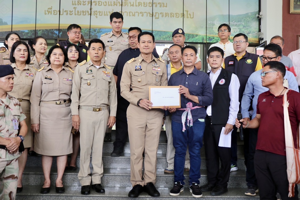 เกษตรกรข้าวโพดเลี้ยงสัตว์แม่แจ่ม ยื่นหนังสือถึงผู้ว่าฯ เชียงใหม่ เร่งแก้ปัญหาราคาตกต่ำ