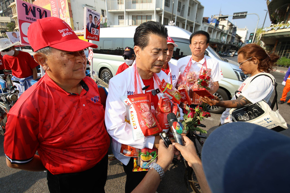  “เทวัญ” นำ 3 ผู้สมัครเพื่อไทย “ประเสริฐ-วัชรพล-สมบัติ” นั่ง 3 ล้อ ขอคะแนน "ชาวโคราช" 