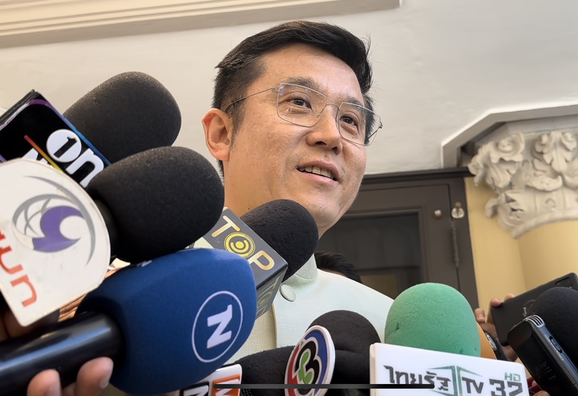 "ชัยวุฒิ" เผย "ผู้ใหญ่ พปชร." คุยชื่อ ปธ.สภาฯ แล้ว คาดยังไม่ได้ข้อสรุป รอพรรครัฐบาลชัดเจนก่อน โว "ลุงป้อม" มีคุณสมบัตินั่งนายกฯได้