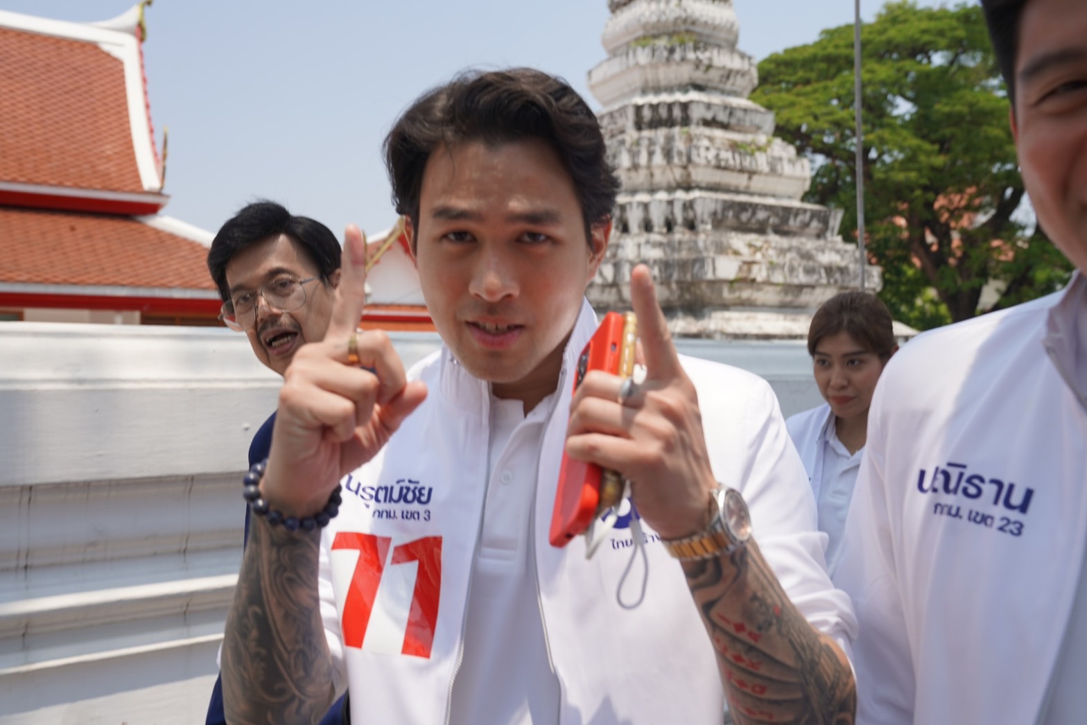 "นรุตม์ชัย" ดวงเฮงจับได้เลขเบิ้ลเบอร์ 11 ชาวยานนาวา-บางคอแหลม แห่ยินดีเลขสวย มั่นใจชนะเลือกตั้งแน่