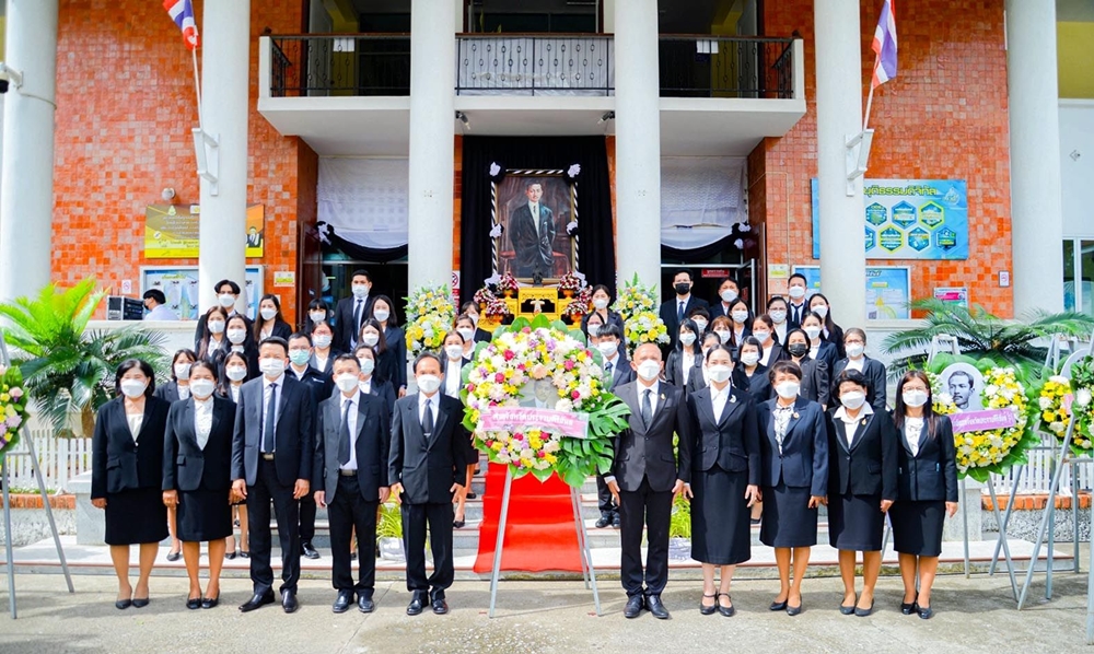 ประจวบฯ จัดพิธีวางพวงมาลาเนื่องใน "วันรพี" รำลึกถึงพระบิดาแห่งกฎหมายไทย