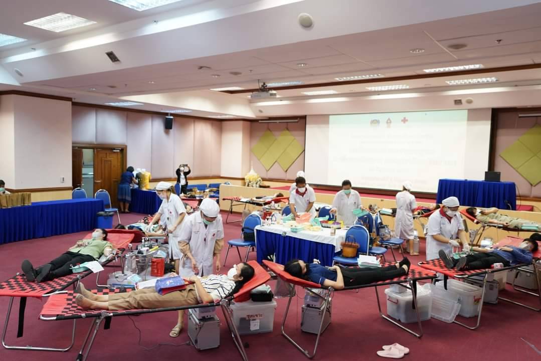 “กรมการพัฒนาชุมชน” ร่วมกับสภากาชาดไทย รับบริจาคโลหิตถวายเป็นพระราชกุศล “สมเด็จพระสังฆราชฯ”