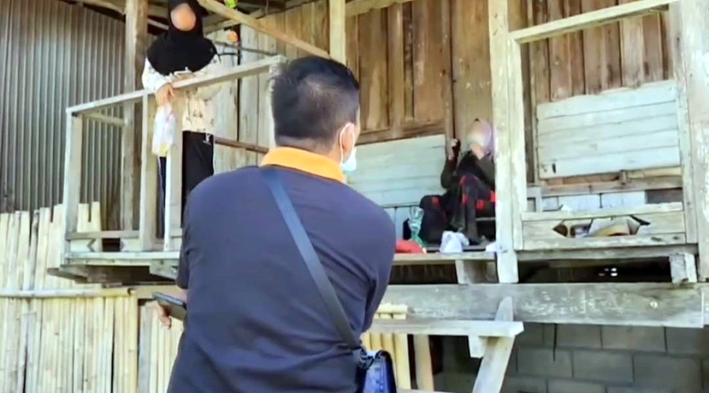 จนท.เร่งตรวจกล้อง CCTV เหตุคนร้ายแบกเอ็ม 16 สาดกระสุนผัว-เมียดับ พบเพิ่มอดีตสิบปีที่แล้ว เคยเป็น ผรส.ถูกยิงมาแล้ว 