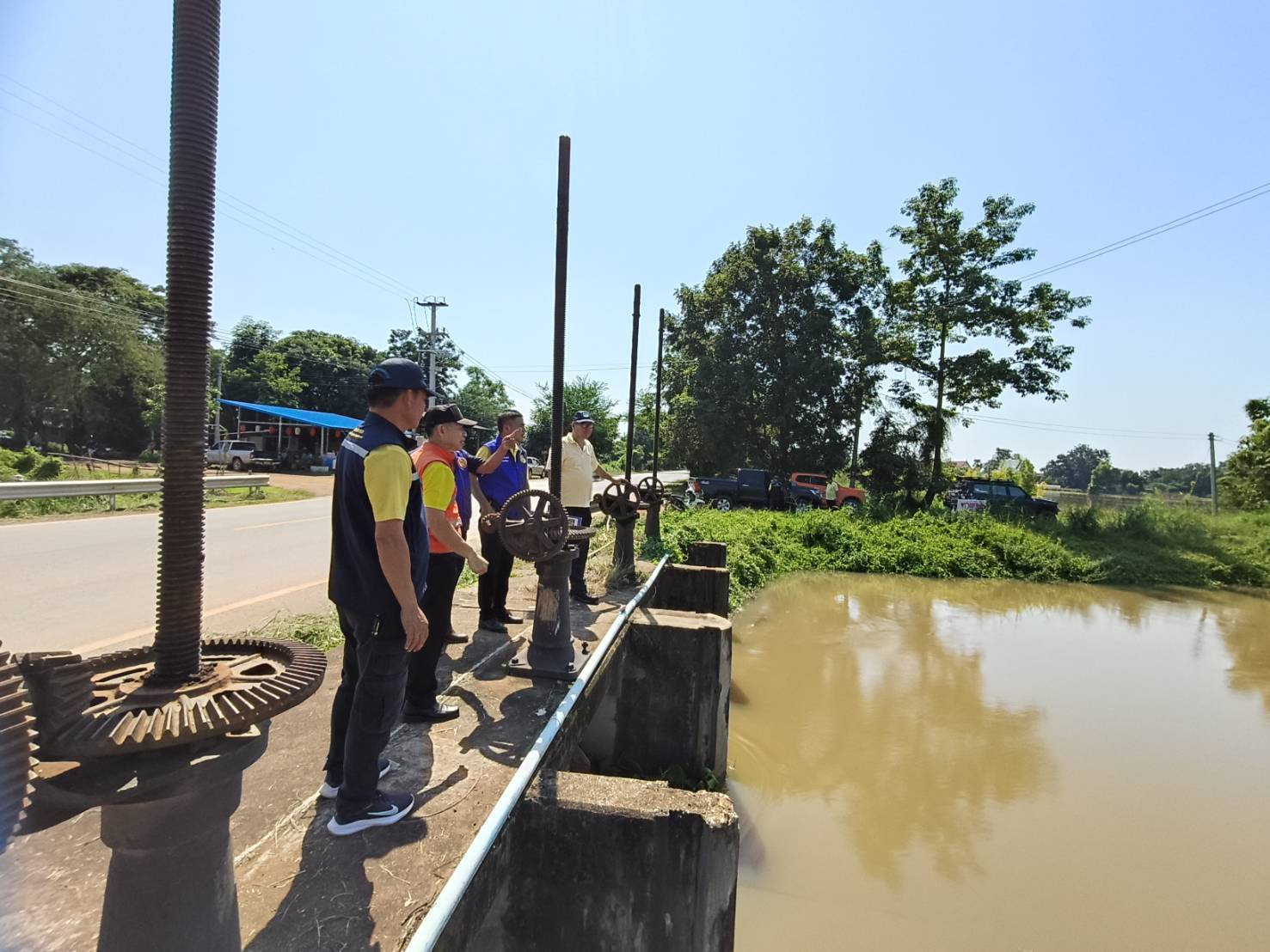 โครงการส่งน้ำและบำรุงรักษาผาจุก ลงพื้นที่เฝ้าระวังและติดตามสถานการณ์น้ำในพื้นที่ ทรบ.ปลายราง