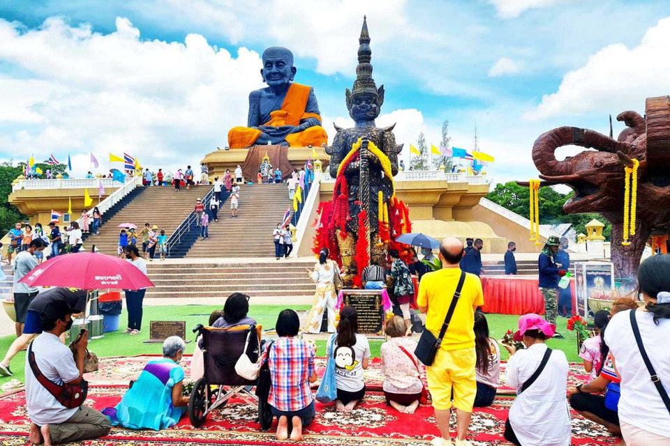 วันหยุดยาวสุดคึก! คนไทยเที่ยวกว่า 2.5 ล้านคน คาดเงินสะพัดกว่า 1 หมื่นล้าน