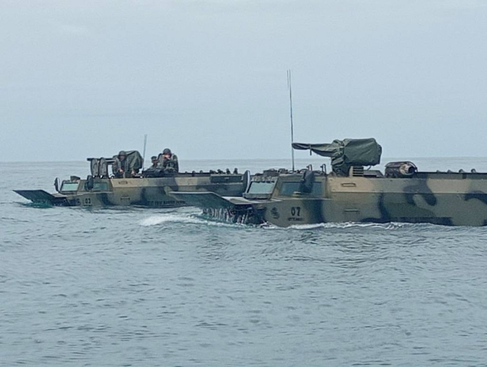 "ทัพเรือ" เสริมเขี้ยวเล็บ! อัดงบซื้อยานเกราะ "AWAV 8x8" เพิ่ม ลั่นพร้อมชนทุกสถานการณ์ชายแดนตะวันออก!