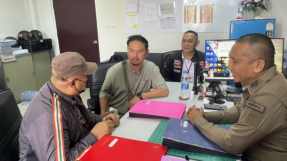 ตร.โพธิ์กลางช่วยเกษตรกรโคราชได้เงินคืน 1.2 แสน หลังถูกมิจฉาชีพแฮกเฟซลูกสาวหลอกโอนเงิน