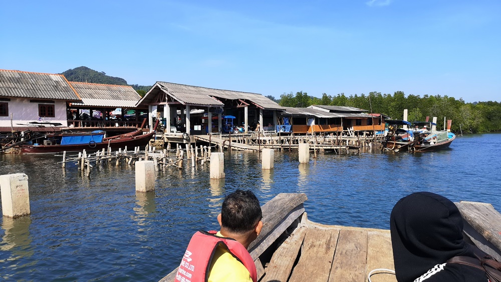 ตรังเร่งแก้ปัญหาท่าเทียบเรือเกาะลิบง