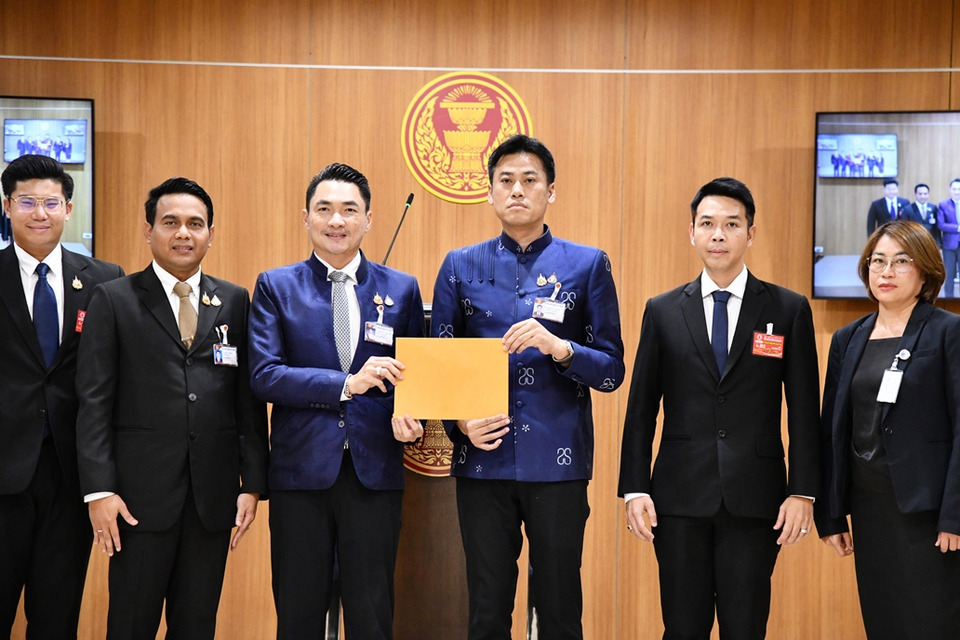 “ยศวัฒน์” รับเรื่องร้องเรียนโครงการโรงงานแต่งแร่ฟลูออไรต์ จ.กาญจนบุรี ย้ำ กมธ.กระจายอำนาจฯ ให้ความเป็นธรรมทุกฝ่าย