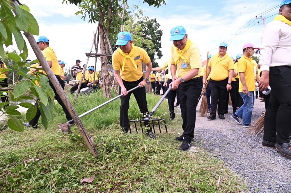 รมว.กษ. นำทีมจิตอาสาฯ ร่วมฟื้นฟูบริเวณคลองเปรมประชากร จ.อยุธยา เฉลิมพระเกียรติพระบาทสมเด็จพระเจ้าอยู่หัว