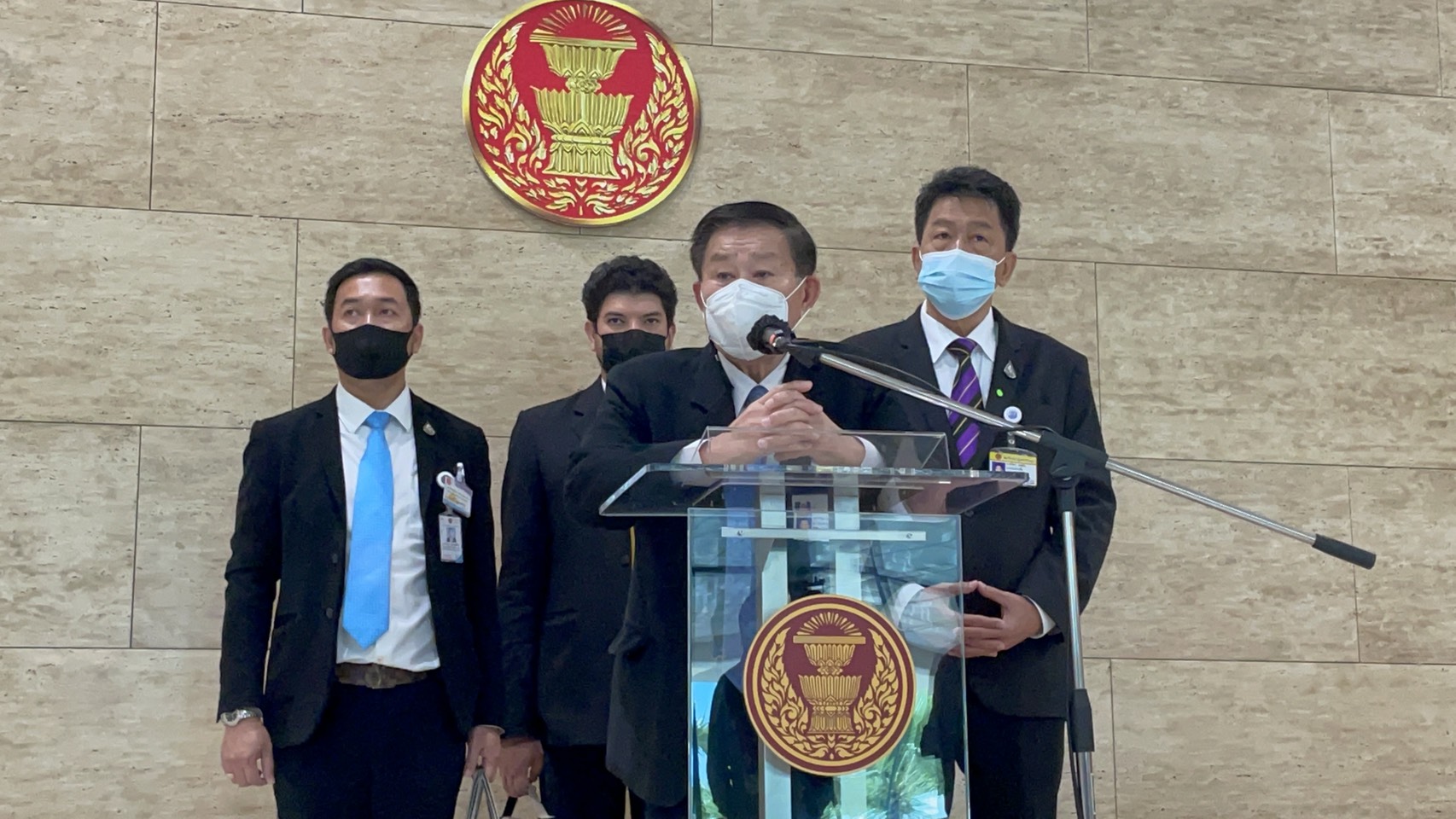 "เสรีพิศุทธ์" จ่อสรุปปมแกนนำราษฎรรร้องถูกละเมิดสิทธิมนุษยชนในเรือนจำ ส่ง "รมว.ยุติธรรม" เหน็บ "สิระ" ต้องรีบมาทำคดีนี้