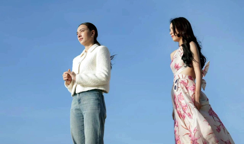 เดือดจัด! “แพม สุชานุช” ผลัก “แอนน่า กลึคส์” ตกทะเล ฉากโหด “บ้านนางรำ” 