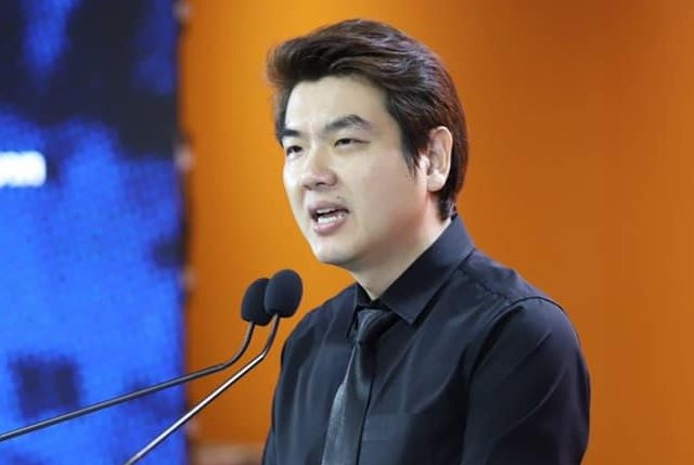 'ปิยบุตร'ชงสภาฯตั้งกมธ.ปฏิรูปสถาบันกษัตริย์