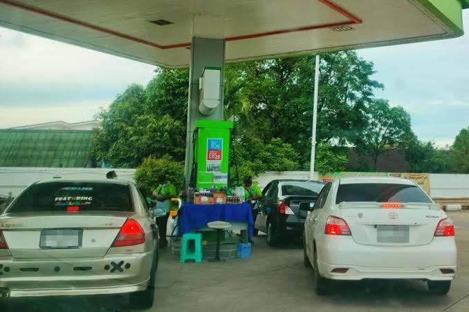  เฮซิคราบ! ลดฮวบ 2 ปั๊มน้ำมันดัง ลดดีเซลพรีเมียมสูงสุด 2.12 บาท