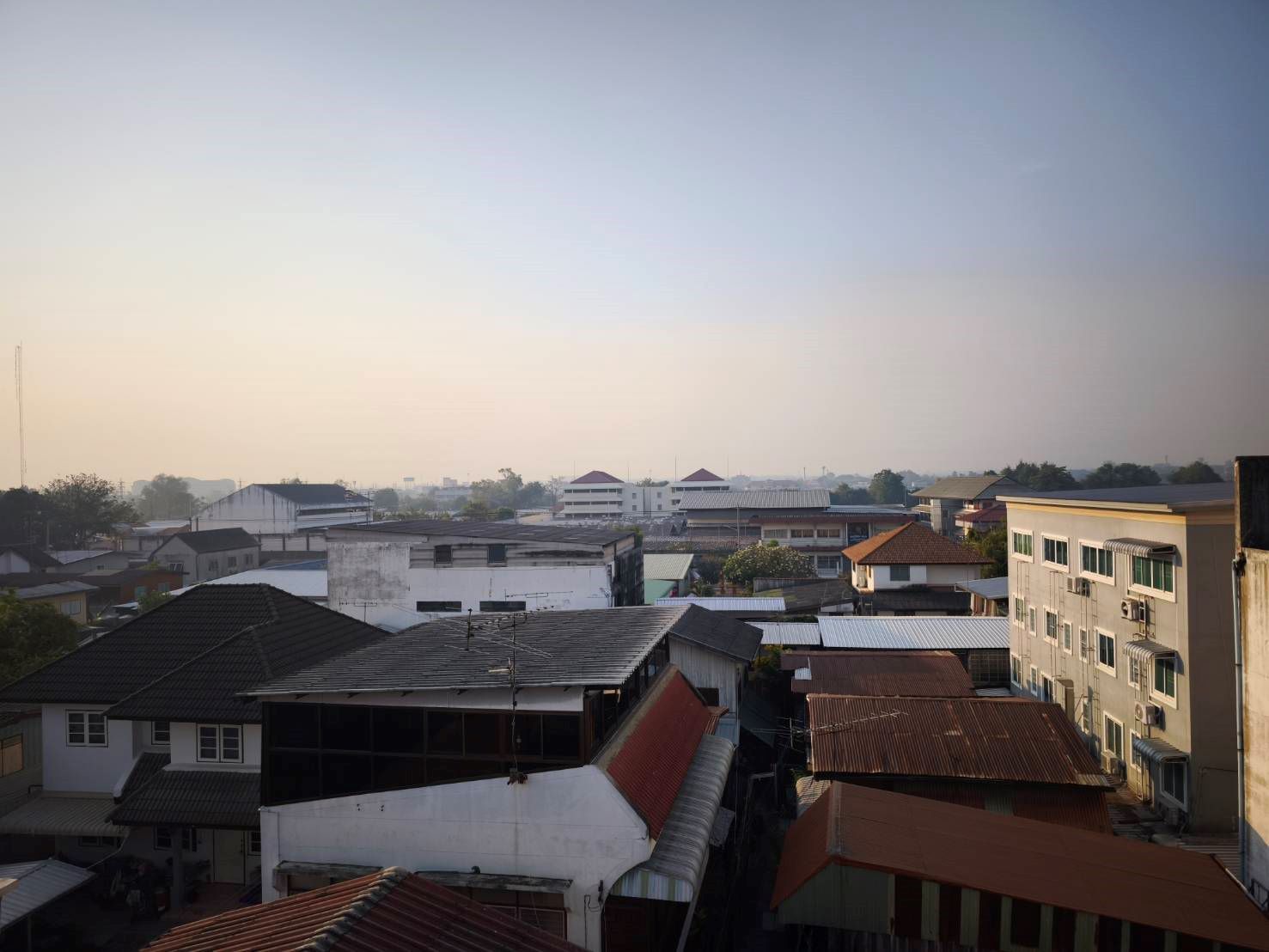 โคราชเผาป่าต่อเนื่องวันเดียวพบ 59 จุดโรงเรียนสตรีดังปิด 3 วันหนีพิษฝุ่นด้านหมอรพ.มหาราชแนะลดการอักเสบด้วย 5 สิ่ง