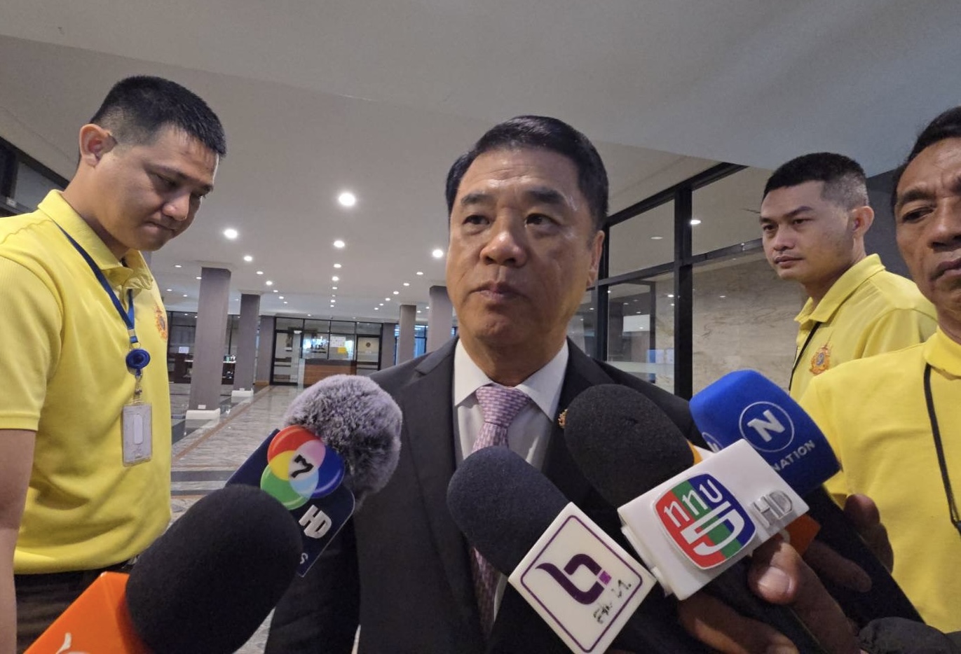 "สุริยะ” เผย รถไฟ 3 สนามบิน ยังไม่เข้า ครม. สัปดาห์นี้ รอหารือ “พิชัย” บ่ายนี้ เชื่อ พรรคร่วมไม่มีปัญหา 