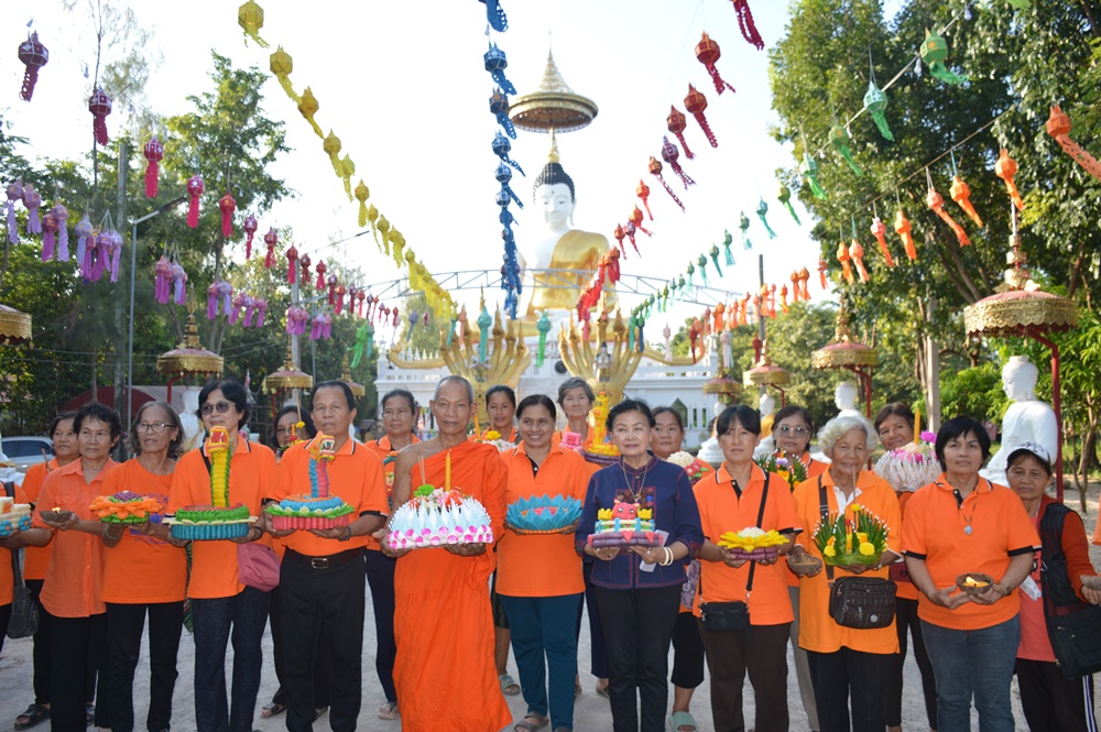 “วัดคุ้งตะเภา อุตรดิตถ์” ไฟแสงสี โคมยี่เป็งพร้อมแล้ว รับงานลอยกระทง 13-15 พฤศจิกายน 3 วัน 3 คืน 
