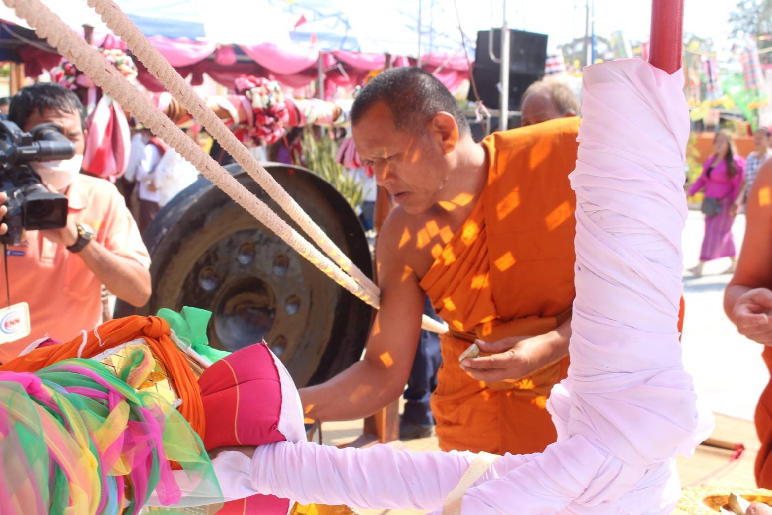   วัดโนนสะอาดประกอบพิธียกช่อฟ้าพระอุโบสถหลังใหม่เพื่อความเป็นสิริมงคลพร้อมหรสพสมโภชน์ 